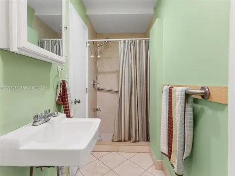 2724 NW 19th Avenue Miami FL 33142