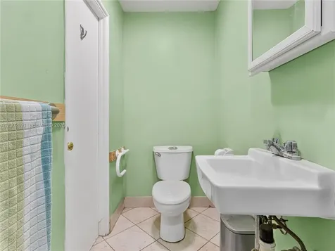 2724 NW 19th Avenue Miami FL 33142