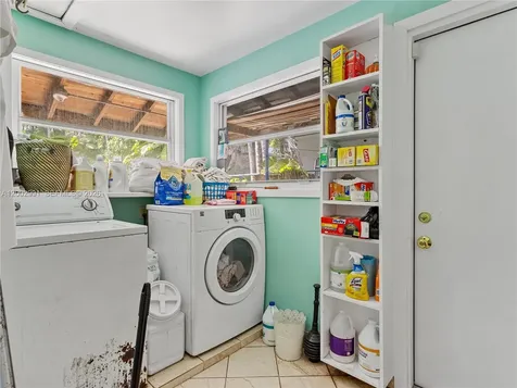 2724 NW 19th Avenue Miami FL 33142