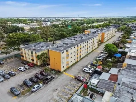 606 W 81st Street Hialeah FL 33014