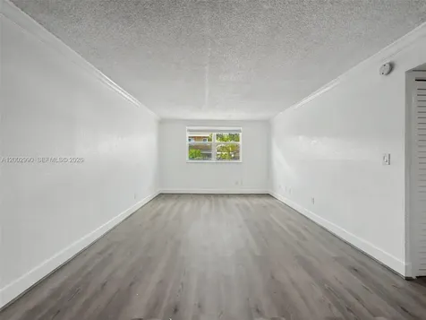 606 W 81st Street Hialeah FL 33014