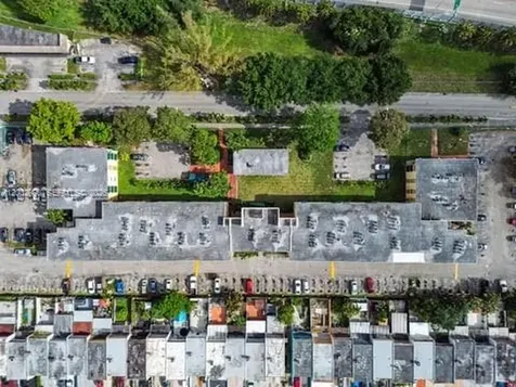 606 W 81st Street Hialeah FL 33014