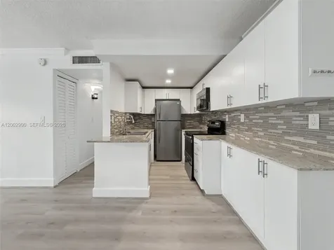 606 W 81st Street Hialeah FL 33014