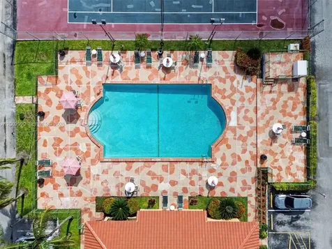 606 W 81st Street Hialeah FL 33014