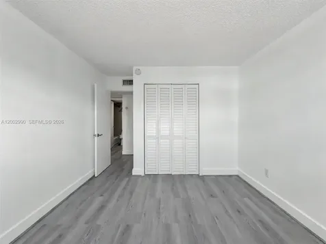 606 W 81st Street Hialeah FL 33014