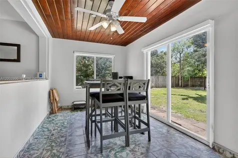 172 NW 116th Street Miami FL 33168