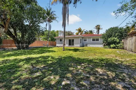 172 NW 116th Street Miami FL 33168