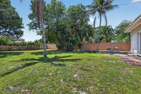 172 NW 116th Street Miami FL 33168