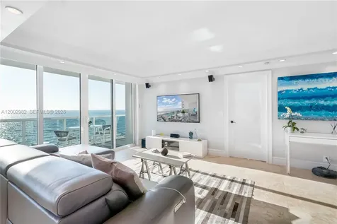 3140 S Ocean Drive (Avail 7/15-11/15 Flex) Hallandale Beach FL 33009