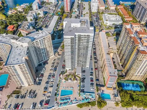 3140 S Ocean Drive (Avail 7/15-11/15 Flex) Hallandale Beach FL 33009