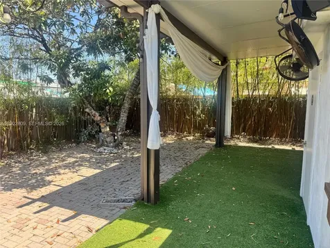 241 E Commercial Boulevard Oakland Park FL 33334