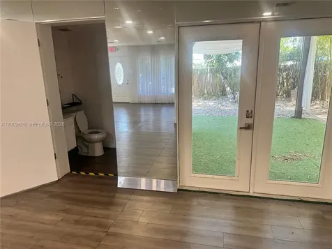 241 E Commercial Boulevard Oakland Park FL 33334