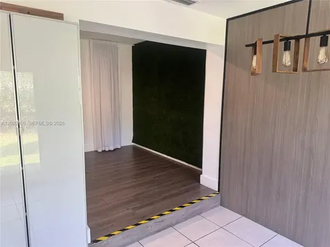 241 E Commercial Boulevard Oakland Park FL 33334