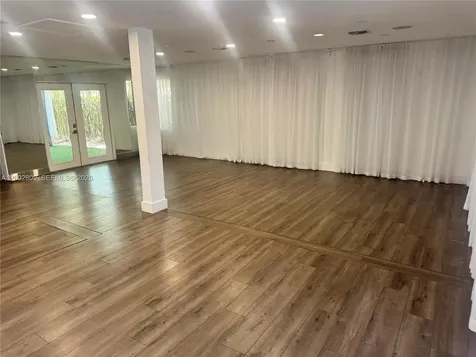 241 E Commercial Boulevard Oakland Park FL 33334