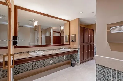 20000 E Country Club Drive Aventura FL 33180
