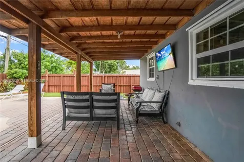 2310 De Soto Drive Miramar FL 33023