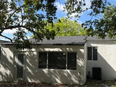 598 NW 53rd Street Miami FL 33127