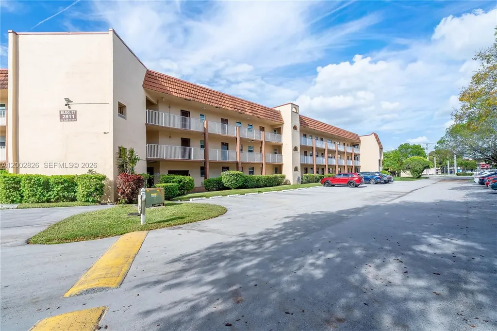 2811 N Pine Island Road Sunrise FL 33322