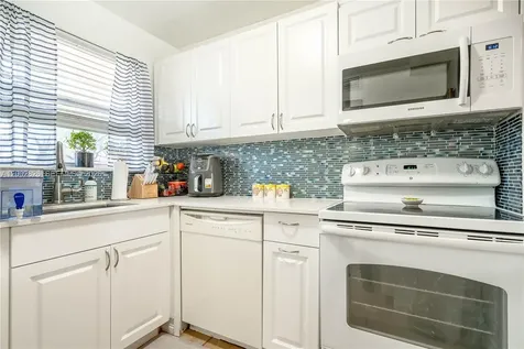 2811 N Pine Island Road Sunrise FL 33322