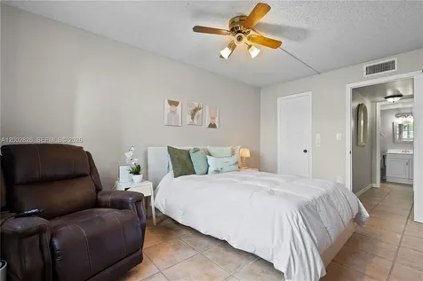 2811 N Pine Island Road Sunrise FL 33322