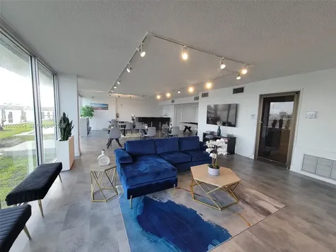 16546 NE 26th Avenue North Miami Beach FL 33160