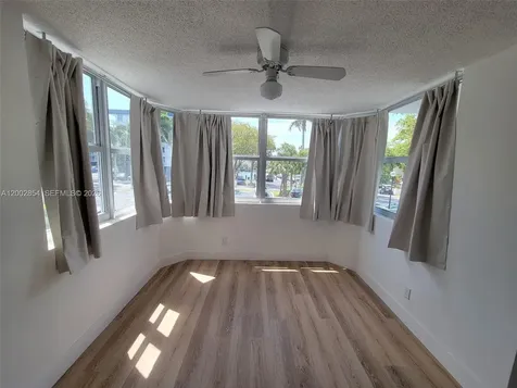 16546 NE 26th Avenue North Miami Beach FL 33160