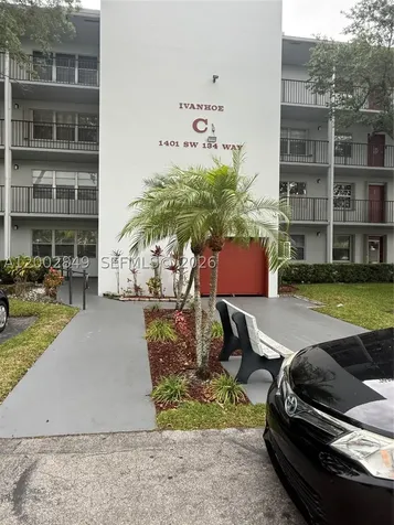 1401 SW 134th Way Pembroke Pines FL 33027