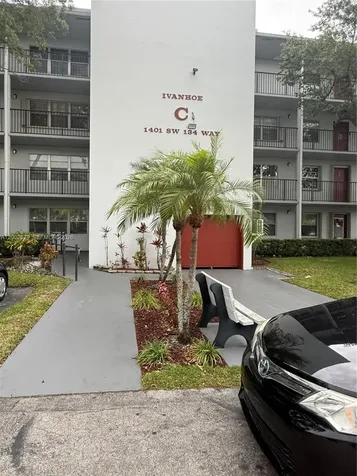 1401 SW 134th Way Pembroke Pines FL 33027