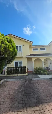 7479 NW 179th Terrace Hialeah FL 33015