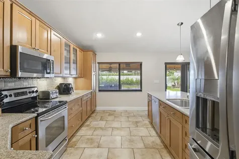 921 Monticello Avenue Davie FL 33325