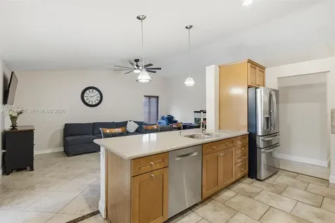 921 Monticello Avenue Davie FL 33325