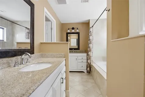 921 Monticello Avenue Davie FL 33325
