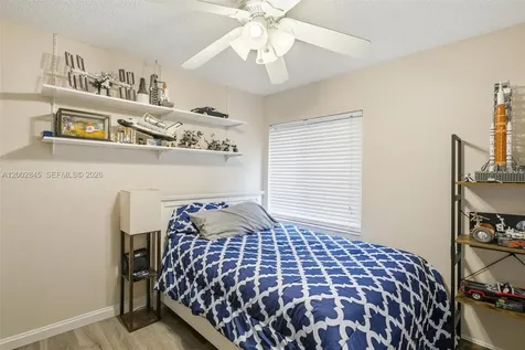 921 Monticello Avenue Davie FL 33325