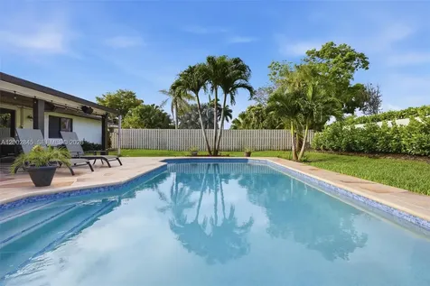 921 Monticello Avenue Davie FL 33325