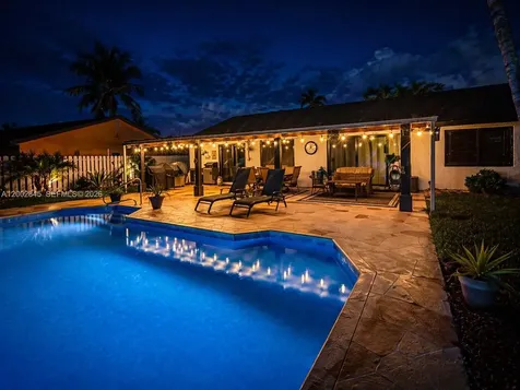 921 Monticello Avenue Davie FL 33325
