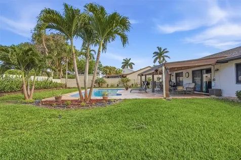 921 Monticello Avenue Davie FL 33325