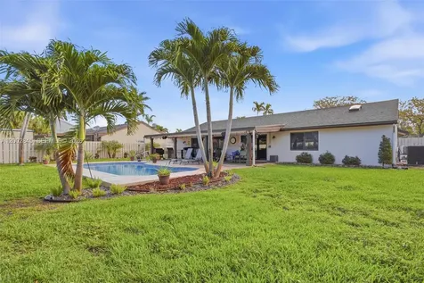 921 Monticello Avenue Davie FL 33325