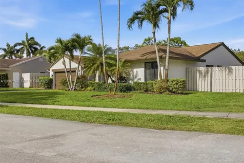 921 Monticello Avenue Davie FL 33325