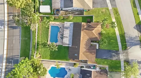 921 Monticello Avenue Davie FL 33325