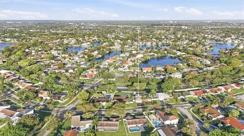 921 Monticello Avenue Davie FL 33325