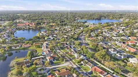921 Monticello Avenue Davie FL 33325