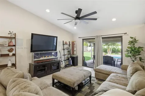 921 Monticello Avenue Davie FL 33325