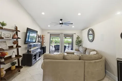 921 Monticello Avenue Davie FL 33325