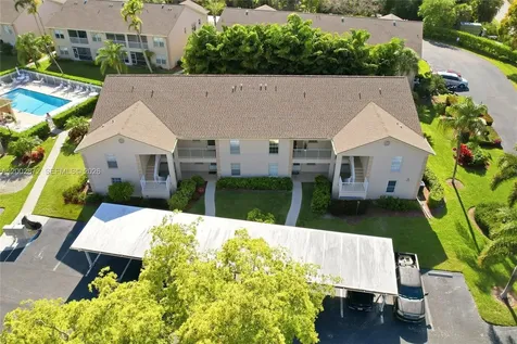 338 Bradstrom Circle Naples FL 34113