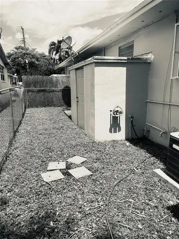 412 SW 10th Street Hallandale Beach FL 33009