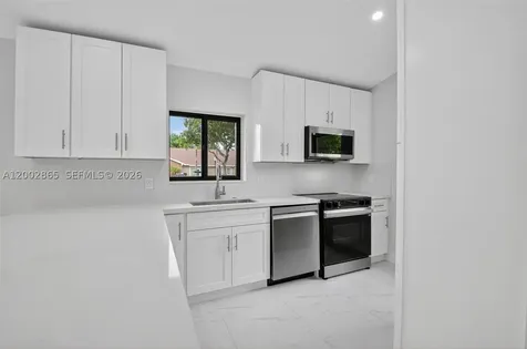 8067 Summerbreeze Lane Boca Raton FL 33496