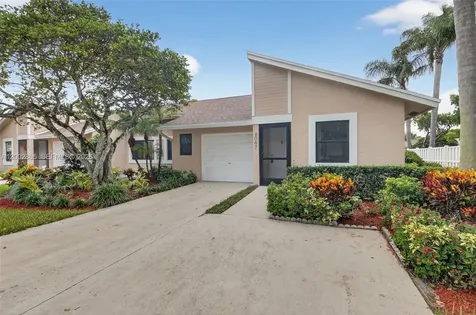 8067 Summerbreeze Lane Boca Raton FL 33496