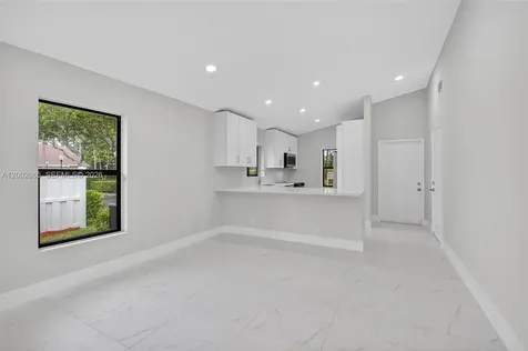 8067 Summerbreeze Lane Boca Raton FL 33496