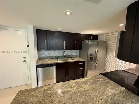 240 Lakeview Drive Weston FL 33326