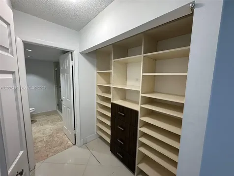240 Lakeview Drive Weston FL 33326